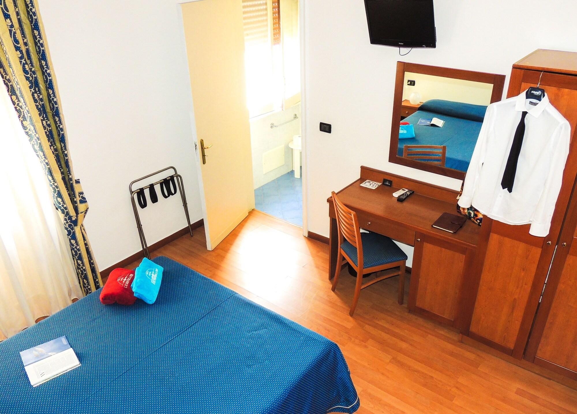 Hotel Lungomare เรจโจ ดี คาลาเบีย ภายนอก รูปภาพ