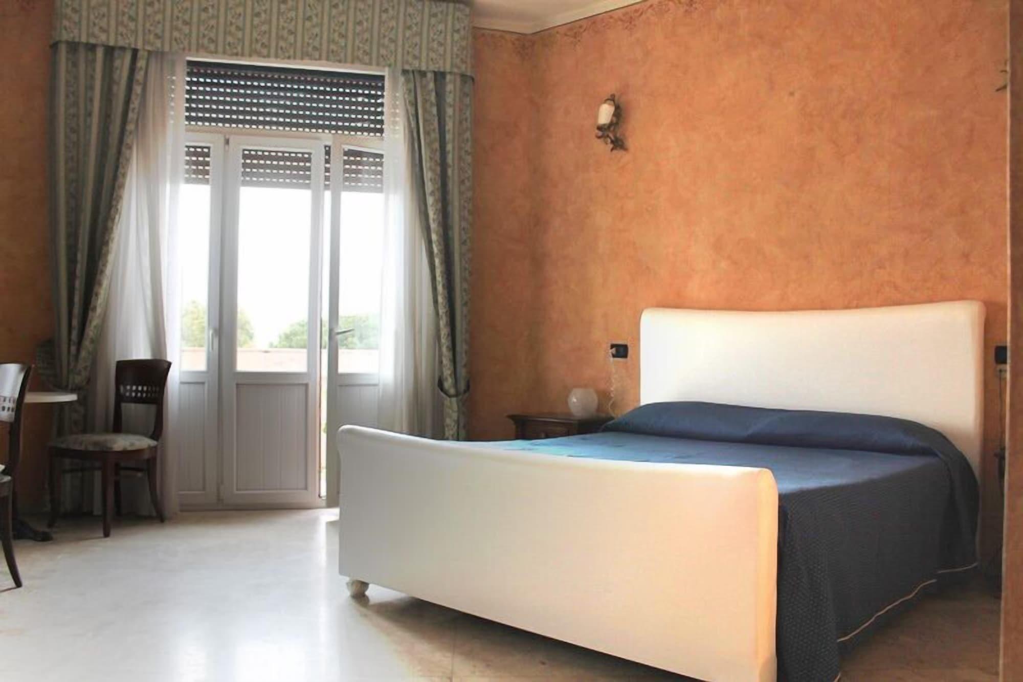 Hotel Lungomare เรจโจ ดี คาลาเบีย ภายนอก รูปภาพ