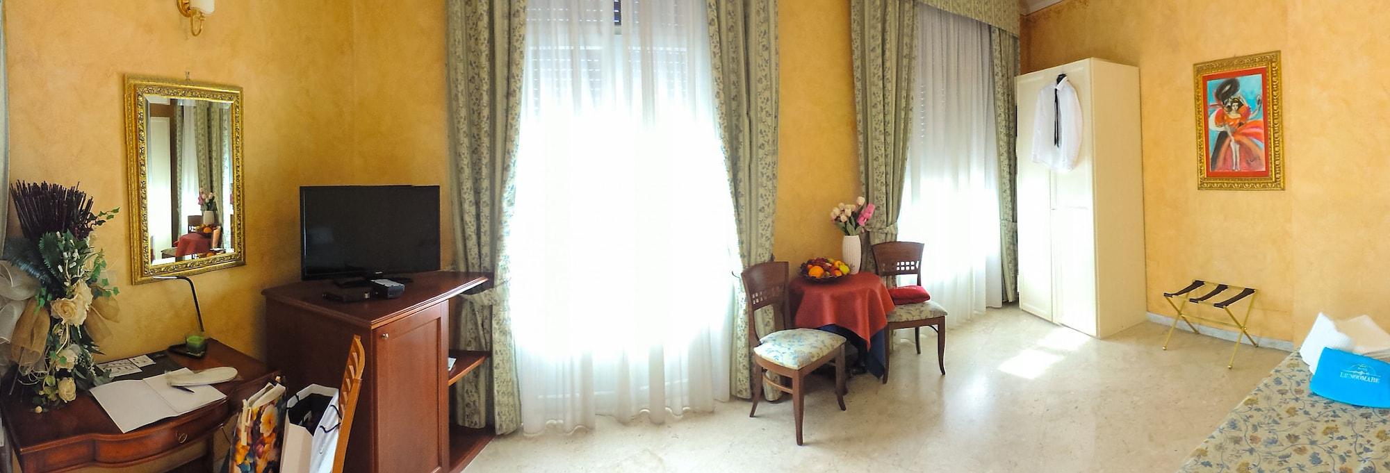 Hotel Lungomare เรจโจ ดี คาลาเบีย ภายนอก รูปภาพ