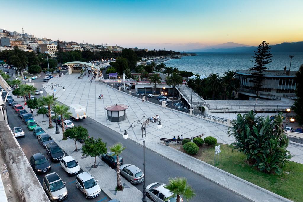 Hotel Lungomare เรจโจ ดี คาลาเบีย ภายนอก รูปภาพ