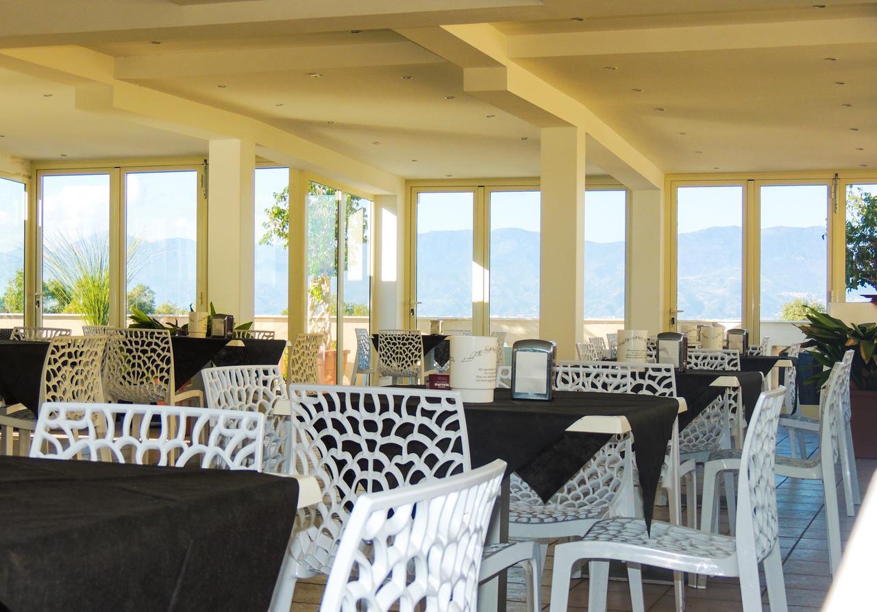 Hotel Lungomare เรจโจ ดี คาลาเบีย ภายนอก รูปภาพ